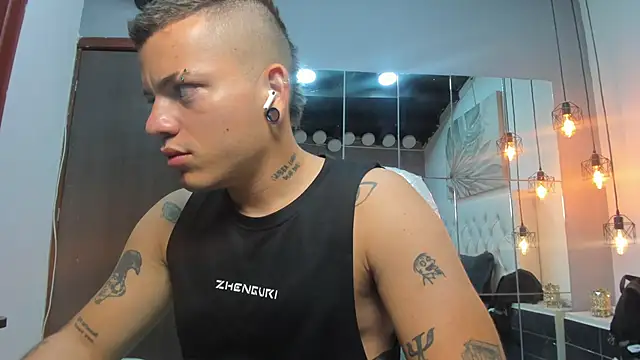 wildthor26 online show from February 14, 4:42 am