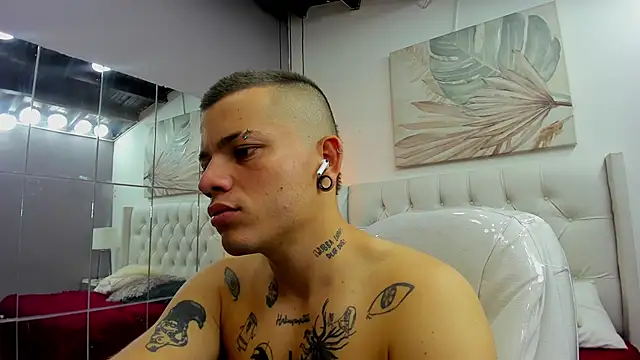 wildthor26 online show from February 24, 4:32 am