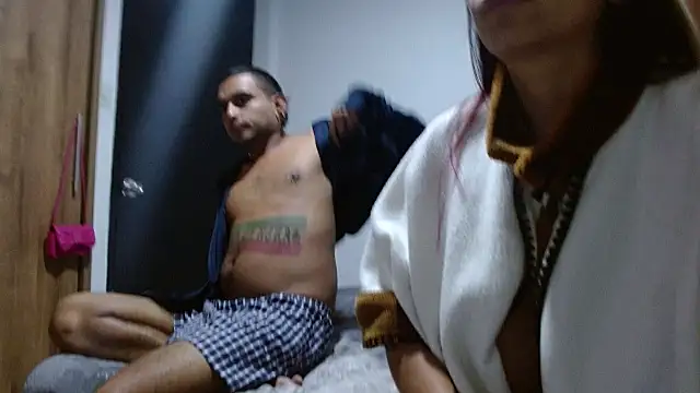 Snapshot of Carlandelli1 chatting on October 23, 3:39 am Carlandelli1 online show from October 23, 3:39 am