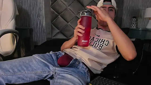 dylan cross  online show from October 14, 11:22 am