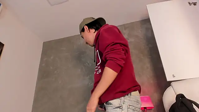 dylan cross  online show from January 9, 11:24 am