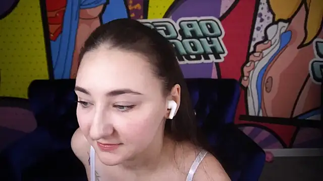 Snapshot of SashaDuvalle chatting on December 4, 6:44 am SashaDuvalle online show from December 4, 6:44 am