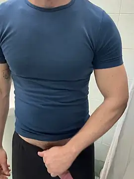 giovan2020 online show from April 3, 8:51 pm