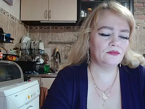 Snapshot of Sweet-blonde chatting on October 17, 11:35 am Sweet-blonde online show from October 17, 11:35 am