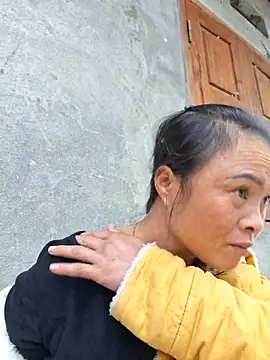 Snapshot of xuxulovezz chatting on October 24, 6:54 am xuxulovezz online show from October 24, 6:54 am