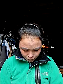 Snapshot of xuxulovezz chatting on November 4, 12:32 am xuxulovezz online show from November 4, 12:32 am