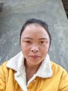 Snapshot of xuxulovezz chatting on November 7, 12:54 am xuxulovezz online show from November 7, 12:54 am