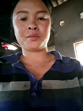 Snapshot of xuxulovezz chatting on November 10, 5:28 am xuxulovezz online show from November 10, 5:28 am