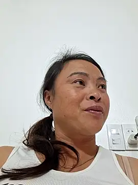 Snapshot of xuxulovezz chatting on November 14, 12:59 pm xuxulovezz online show from November 14, 12:59 pm