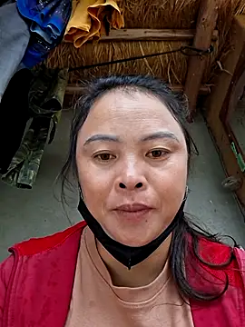 Snapshot of xuxulovezz chatting on November 17, 12:27 am xuxulovezz online show from November 17, 12:27 am