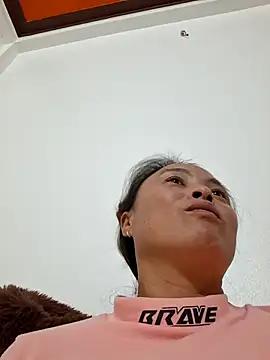 Snapshot of xuxulovezz chatting on November 21, 12:48 pm xuxulovezz online show from November 21, 12:48 pm