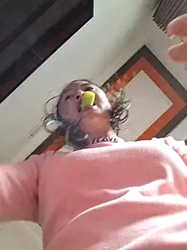 Snapshot of xuxulovezz chatting on November 22, 9:08 am xuxulovezz online show from November 22, 9:08 am