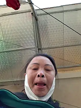 Snapshot of xuxulovezz chatting on November 26, 11:39 pm xuxulovezz online show from November 26, 11:39 pm