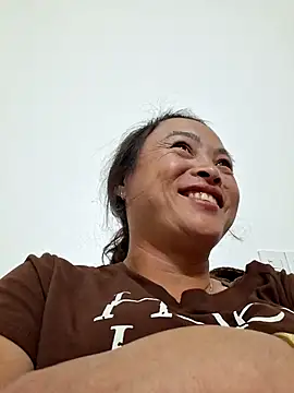 Snapshot of xuxulovezz chatting on November 27, 12:18 pm xuxulovezz online show from November 27, 12:18 pm