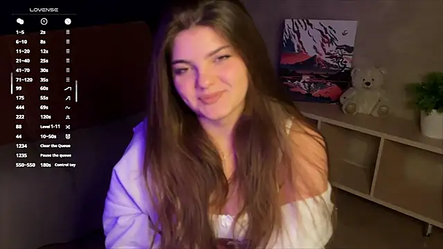 Snapshot of StephanieeMiller chatting on October 4, 1:36 am StephanieeMiller online show from October 4, 1:36 am