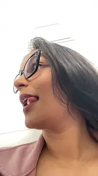 Snapshot of Selene_Wings22 chatting on February 23, 4:37 pm Selene Wings22 online show from February 23, 4:37 pm