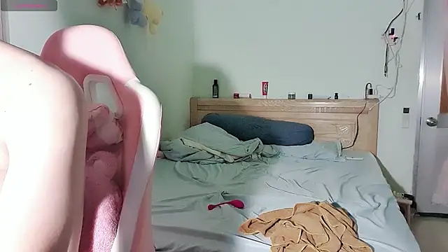 Snapshot of helen-my chatting on September 28, 9:14 am helen-my online show from September 28, 9:14 am