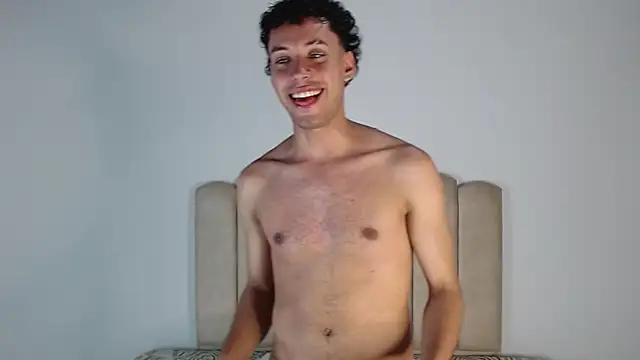 Snapshot of aroncooper1 chatting on November 7, 4:56 am aroncooper1 online show from November 7, 4:56 am