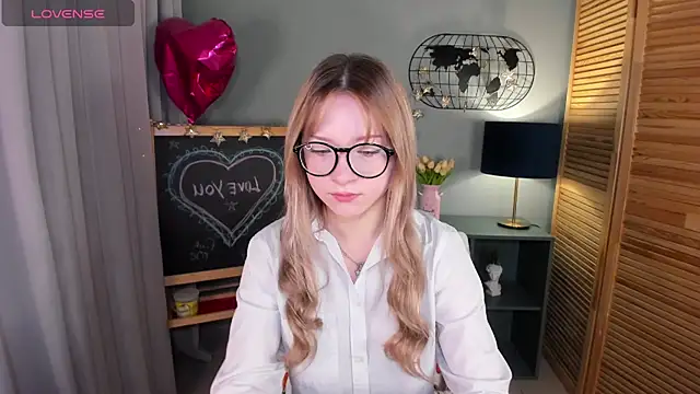 elliupp online show from October 5, 1:26 am