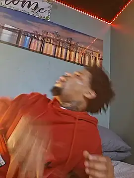 Snapshot of Painstickwes chatting on February 22, 11:03 pm Painstickwes online show from February 22, 11:03 pm