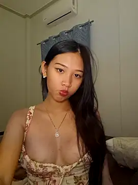 Snapshot of Bunny72772 chatting on October 24, 4:47 pm Bunny72772 online show from October 24, 4:47 pm