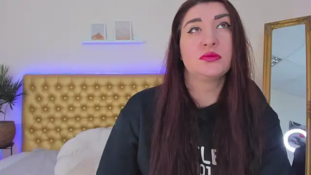 TrishaDarks online show from April 7, 5:08 am