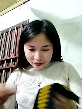 Snapshot of Mai4568 chatting on October 31, 1:45 pm Mai4568 online show from October 31, 1:45 pm