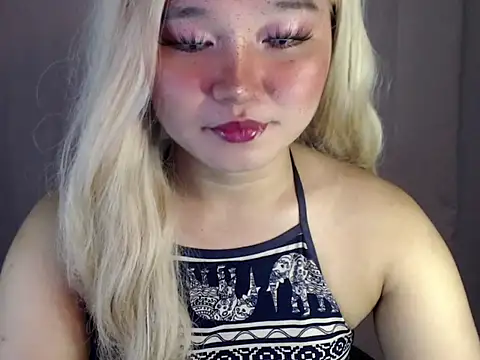 Eyes-on-me online show from October 21, 5:57 pm