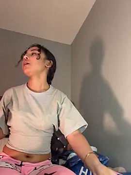 OliviaAshhh online show from December 4, 11:35 pm