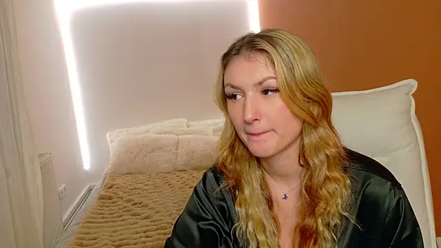 Snapshot of Anaayss_ chatting on January 16, 5:55 am Anaayss online show from January 16, 5:55 am