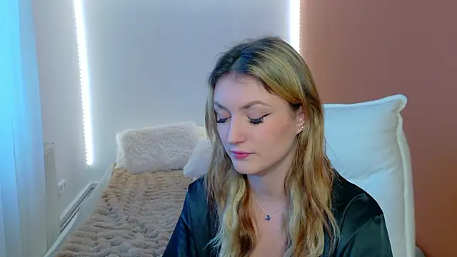 Snapshot of Anaayss_ chatting on February 3, 6:22 am Anaayss online show from February 3, 6:22 am