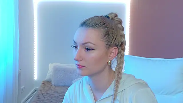 Snapshot of Anaayss_ chatting on March 4, 6:08 am Anaayss online show from March 4, 6:08 am