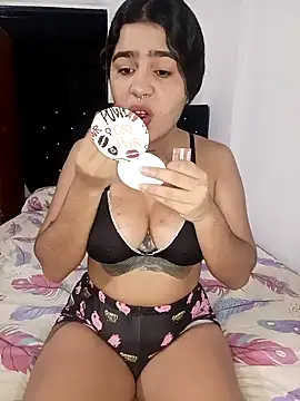 Snapshot of Sashalana chatting on December 14, 10:53 am Sashalana online show from December 14, 10:53 am