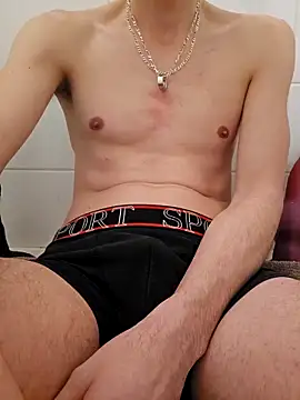 Snapshot of Chrisou73 chatting on February 4, 5:08 pm Chrisou73 online show from February 4, 5:08 pm