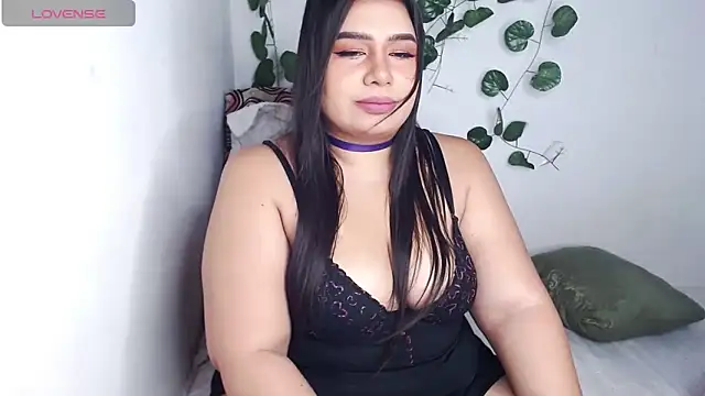 Snapshot of vivianepierss chatting on February 3, 8:13 am vivianepierss online show from February 3, 8:13 am