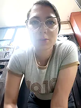 Snapshot of Mia-love-03 chatting on October 17, 8:11 pm Mia-love-03 online show from October 17, 8:11 pm