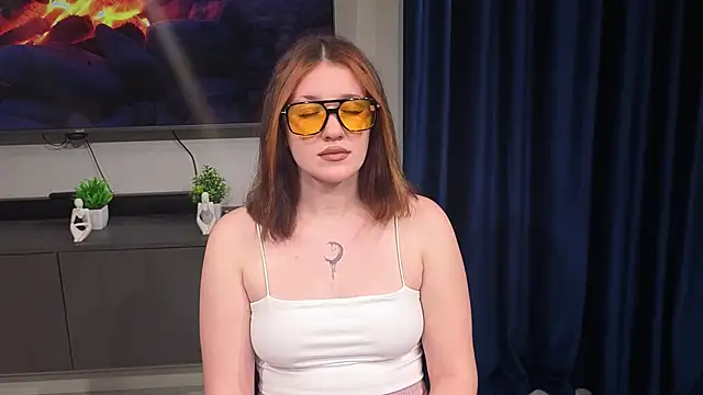 MarlaSemonick online show from October 18, 7:36 pm