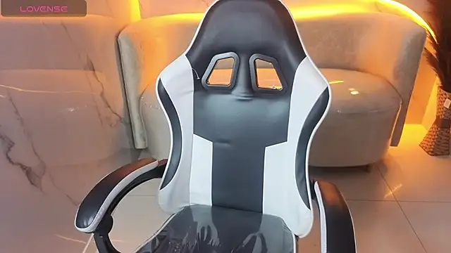 Skyler Gracee Tx online show from November 9, 12:25 pm