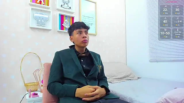 Willow Pearl online show from December 5, 11:19 am