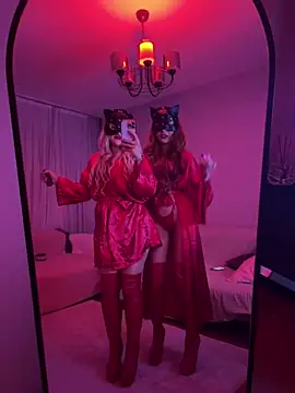 tweenswinger online show from September 27, 8:25 pm