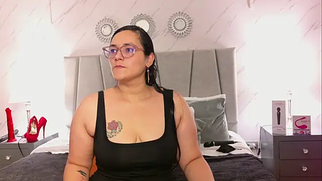 Michell Monet online show from April 17, 12:08 pm