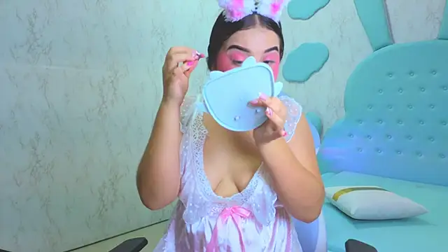 Mia Cuttee online show from November 24, 3:17 am