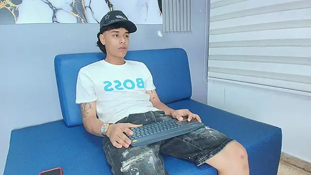 Frayhot777 online show from January 14, 7:30 pm