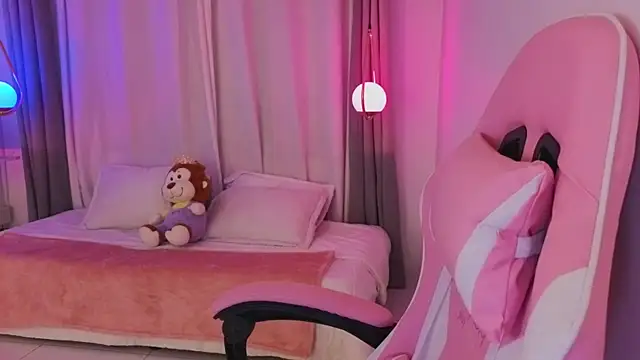 Snapshot of Nallah_ chatting on November 19, 3:28 am Nallah online show from November 19, 3:28 am