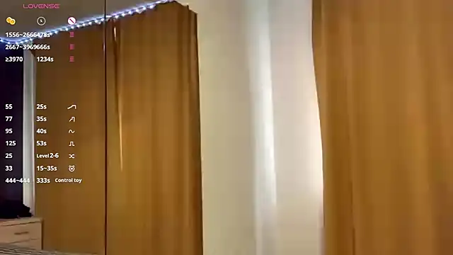 KrystinFunches online show from October 6, 9:51 am