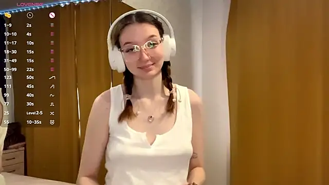 KrystinFunches online show from October 21, 8:48 am