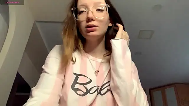 KrystinFunches online show from November 30, 8:29 am