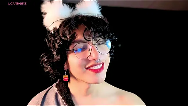 Snapshot of -BlueOpal- chatting on November 23, 8:52 pm -BlueOpal- online show from November 23, 8:52 pm