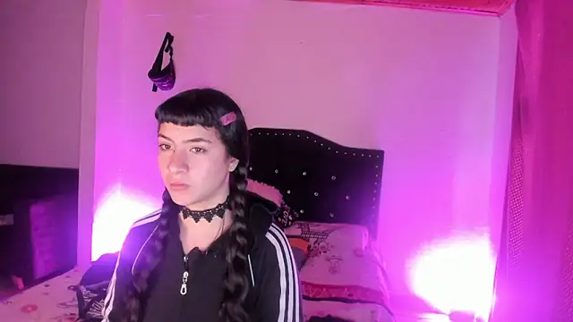 kitty  chs online show from December 4, 11:19 am