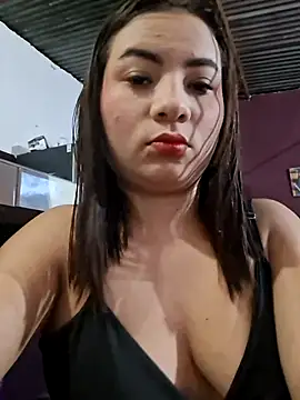 hot-mom22 online show from December 21, 11:06 am